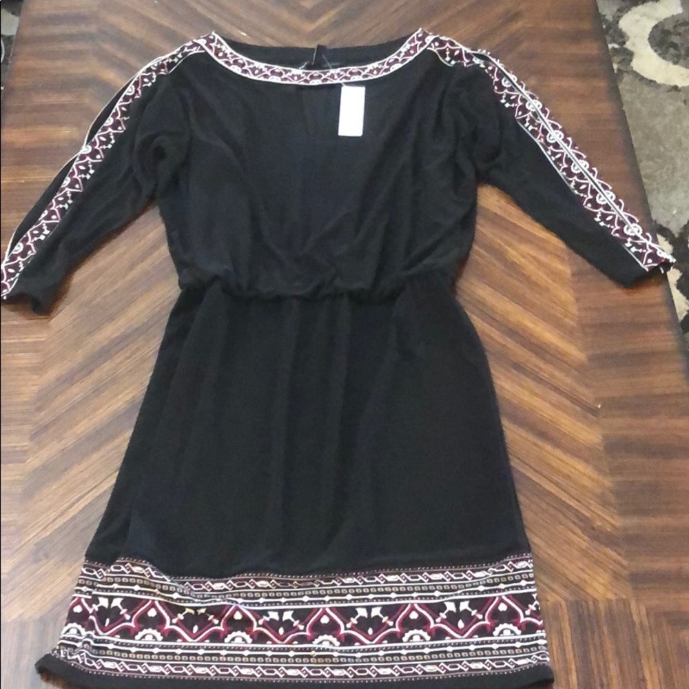 NWT White House Slit Sleeve Embroidered Dress XS